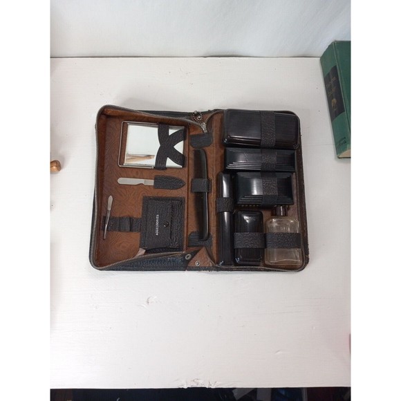 Vintage Grooming Dop Kit - Picture 3 of 12